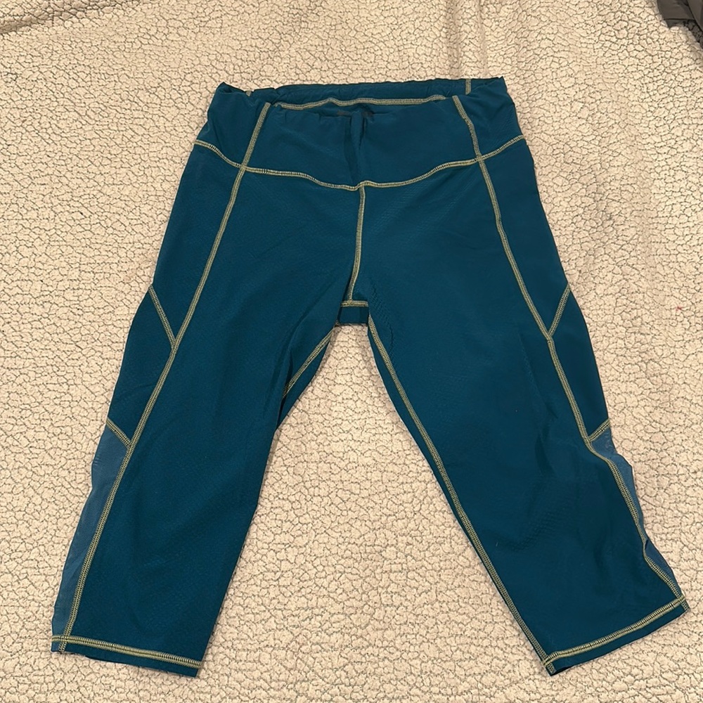 Athleta Dobby Action Crop leggings, Coastal Teal